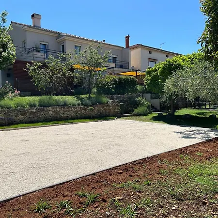 Pretty Little Thing Called Teranino Apartment Pula